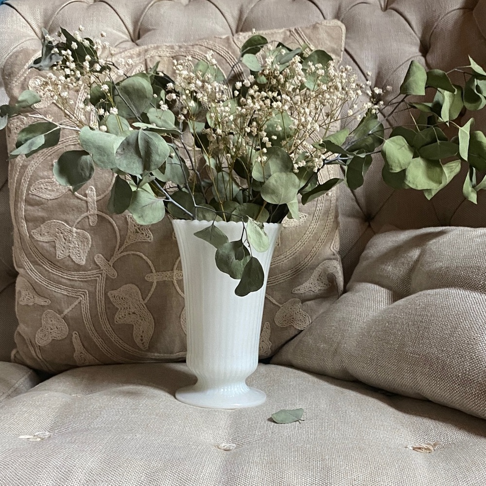 Vintage E.O BRODY CO. milk glass vase